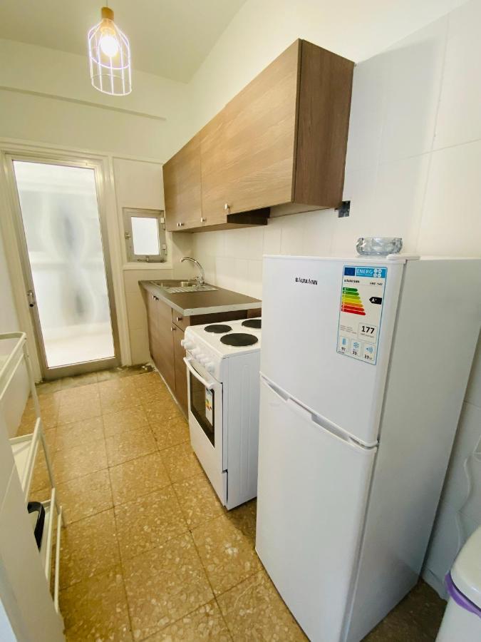 Simple One Bedroom Flat In Engomi Esterno foto