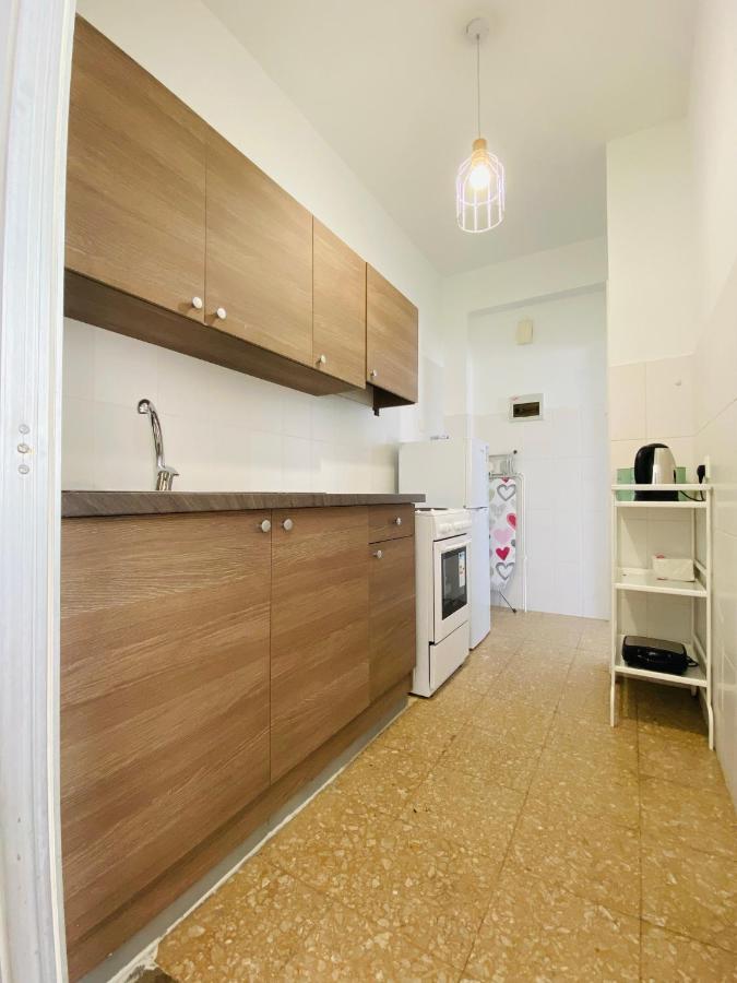 Simple One Bedroom Flat In Engomi Esterno foto