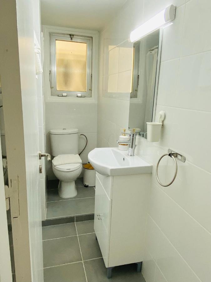 Simple One Bedroom Flat In Engomi Esterno foto